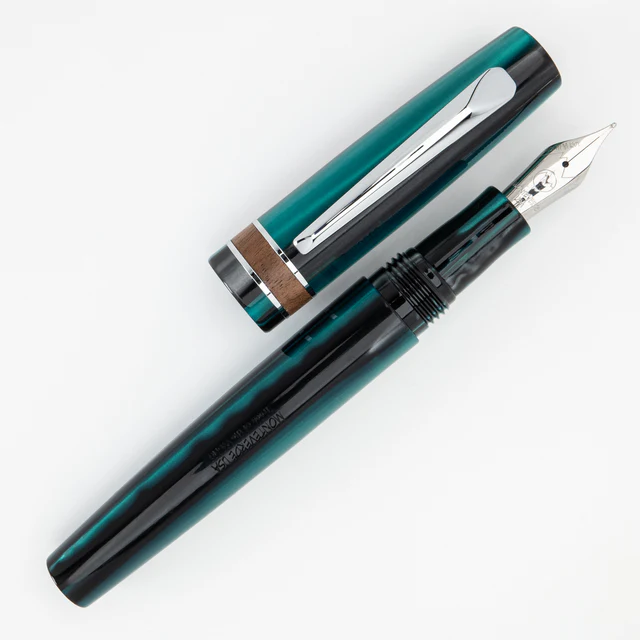 MONTEVERDE TREE  PLUME